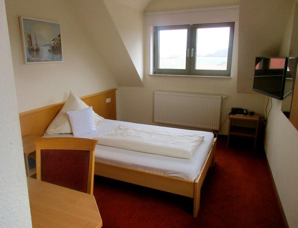 Hotel Restaurant Zehntscheune Sinsheim Bagian luar foto